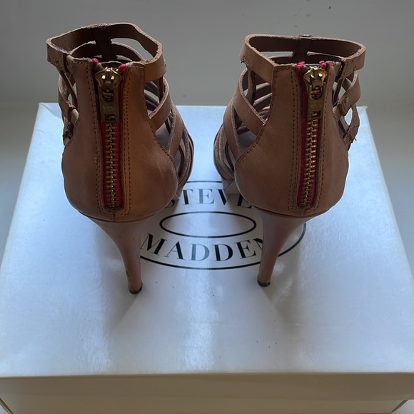 Steve Madden tan strappy leather 5 inch heel. - Picture 3 of 5